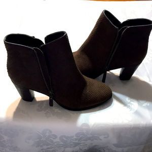 Mia Suede Dark Brown Ankle Boots-Size 9-EUC